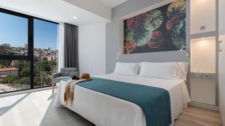 Occidental Las Palmas Room