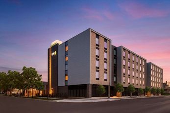 Home2 Suites Des Moines-Drake University