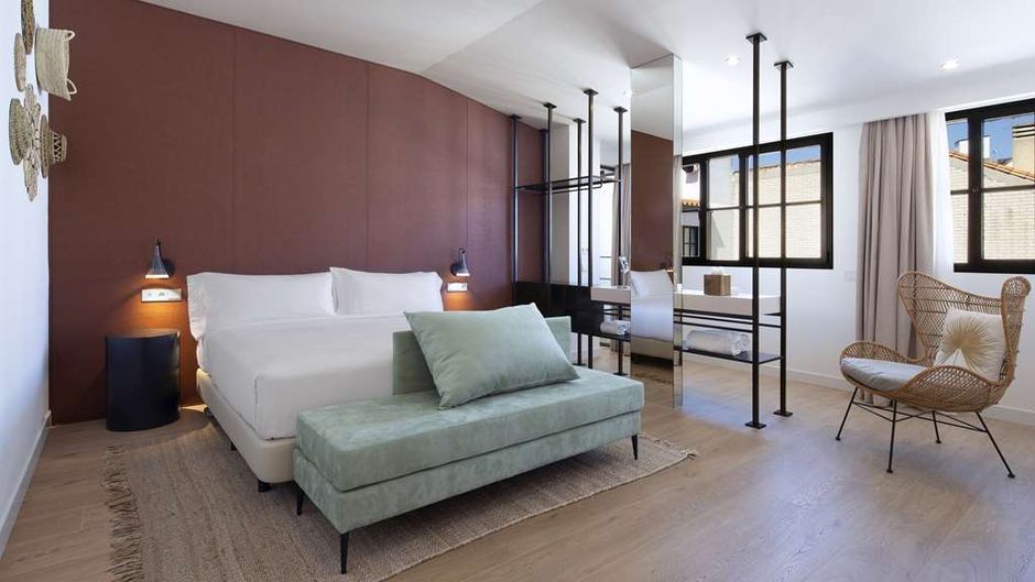 Atocha Hotel, Tapestry Coll by Hilton Room