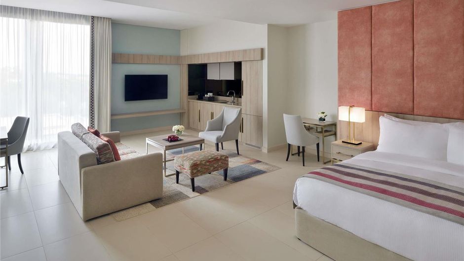 Moevenpick Hotel Tahlia Jeddah Suite