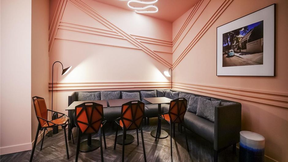 Tribe Paris Batignolles Restaurant