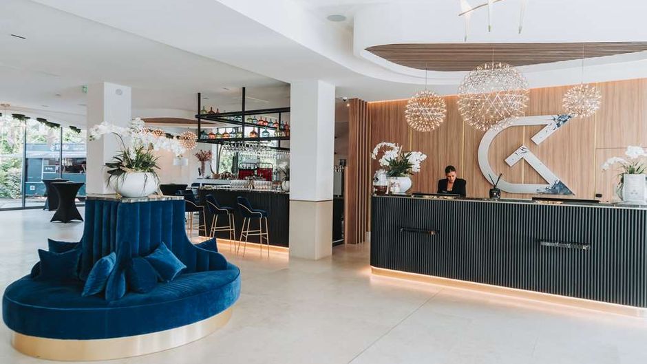 Golden Tulip Lyon Ouest Techlid Hotel Lobby