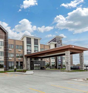 MainStay Suites WaukeeWest Des Moines