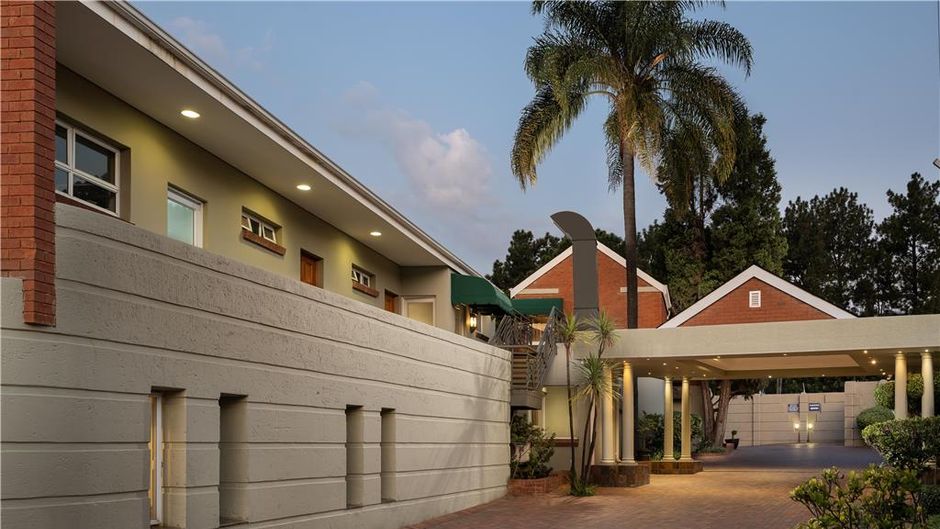 Premier Hotel Falstaff Exterior