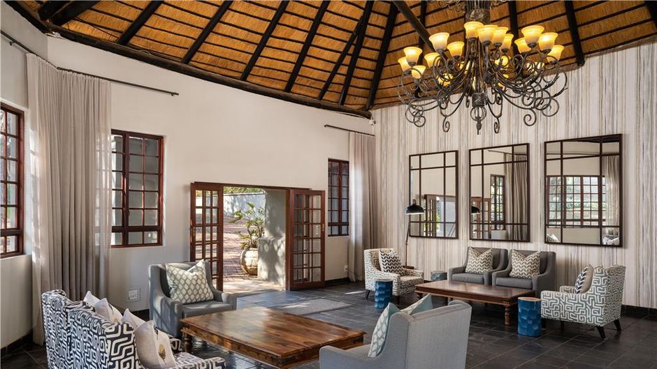 Premier Hotel Roodevalley Lobby