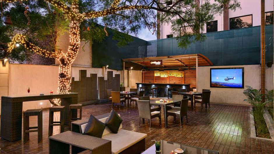Quality Inn Gurgaon Restaurant
