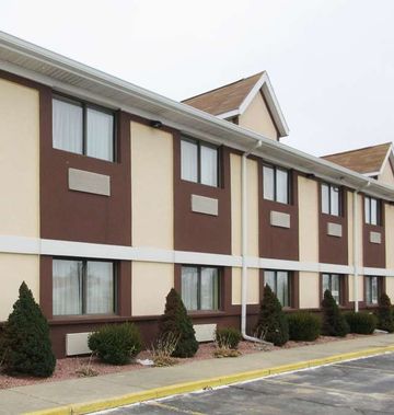 Quality Inn & Suites Benton Harbor MI