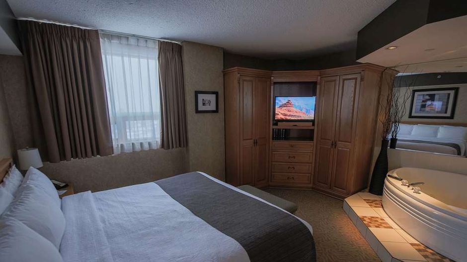 Glenmore Inn & Convention Centre Room
