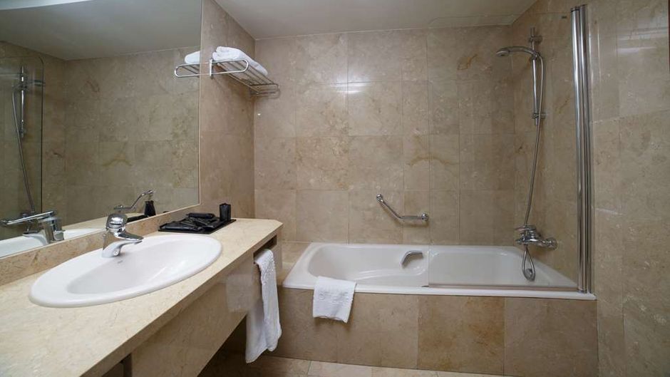 Hotel Bahia Santander Room