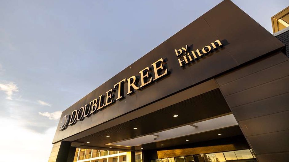 DoubleTree by Hilton Calgary North Exterior