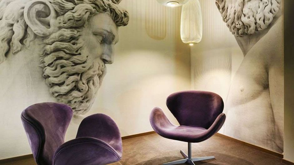 Glance Hotel Lobby