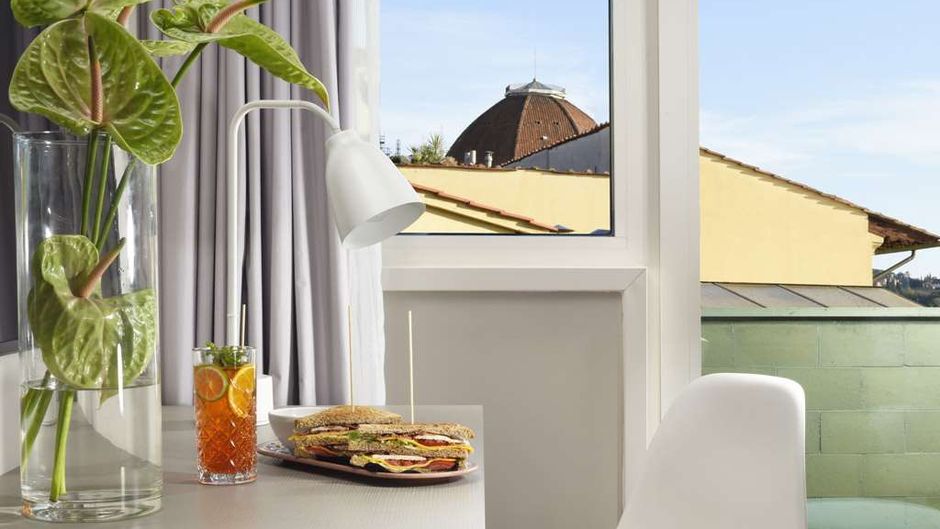 Glance Hotel Room