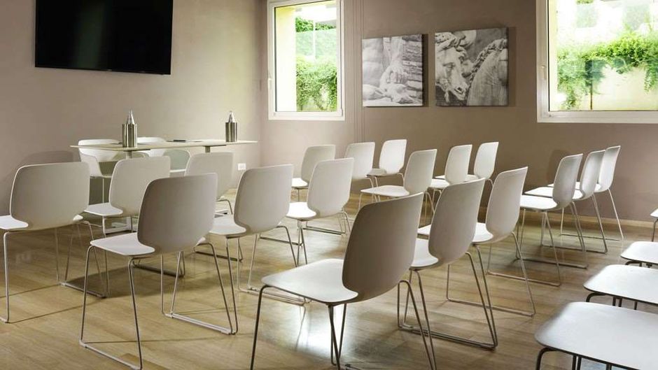 Glance Hotel Meeting