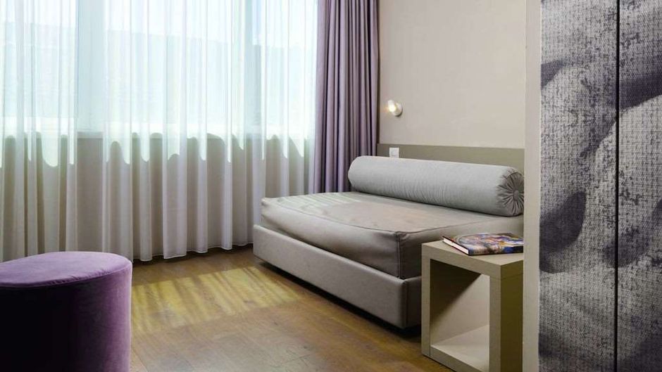Glance Hotel Suite