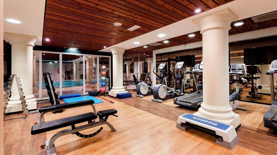 DoubleTree by Hilton Royal Parc Health
