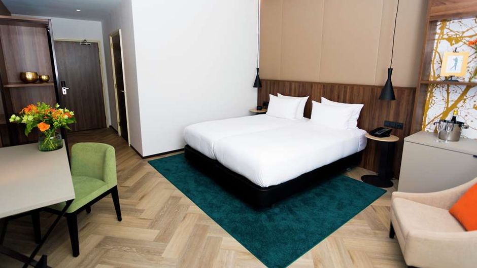 DoubleTree by Hilton Royal Parc Room