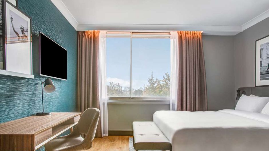 Radisson Hotel & Conf Centre London Room