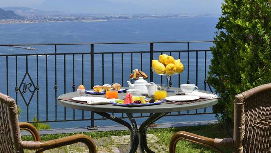 Raito Hotel Restaurant