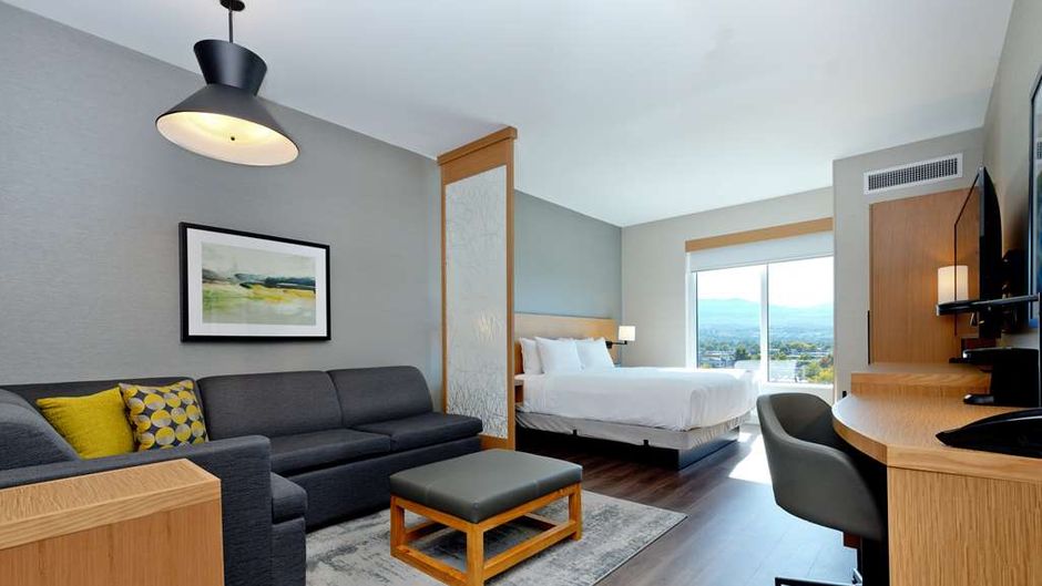 Hyatt Place Kelowna Room
