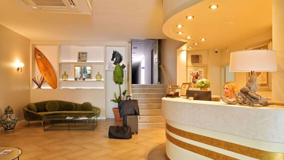 Dolce Vita Hotel Lobby