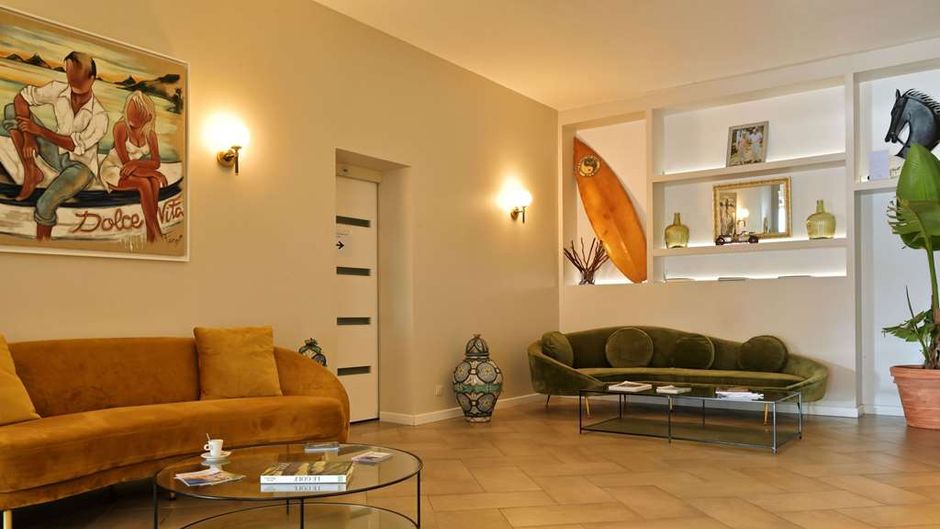 Dolce Vita Hotel Lobby