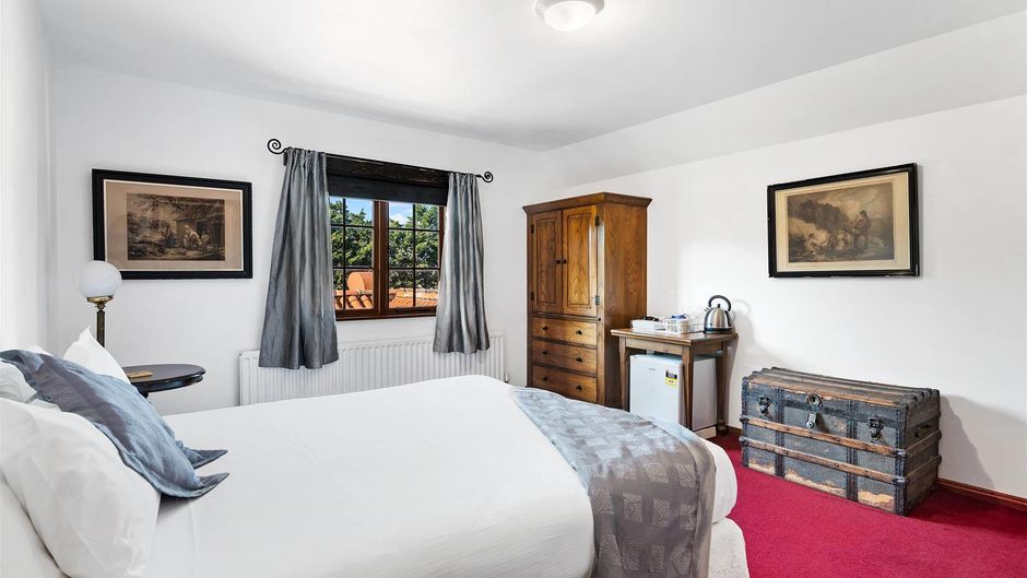 The Honest Lawyer, Ascend Hotel Coll Room