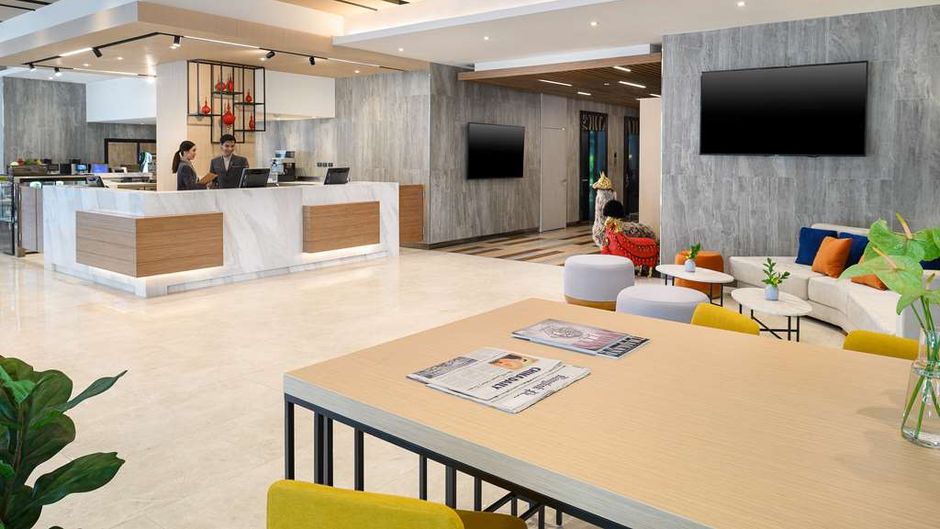 PARKROYAL Suites Bangkok Lobby