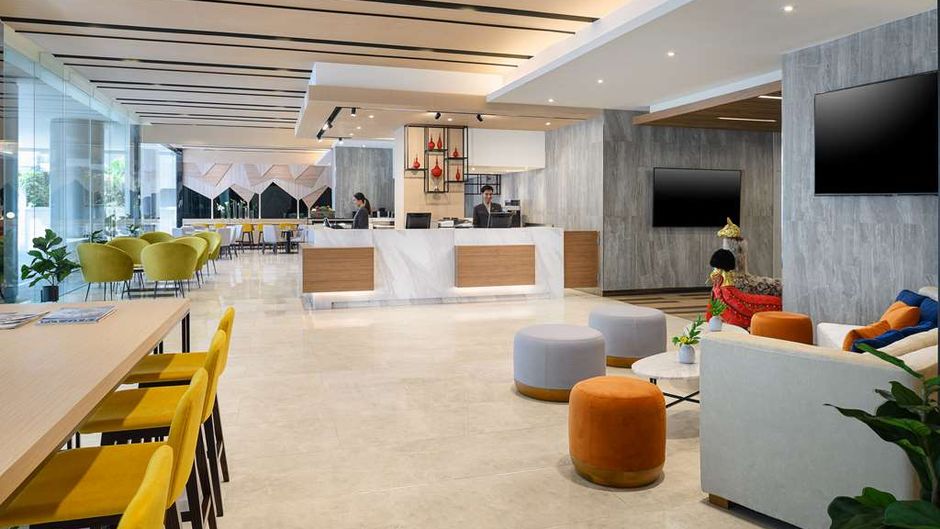 PARKROYAL Suites Bangkok Lobby