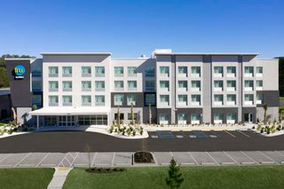 Tru by Hilton Beaufort