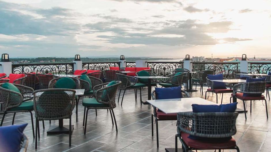 La Seine Hotel By Burasari Restaurant