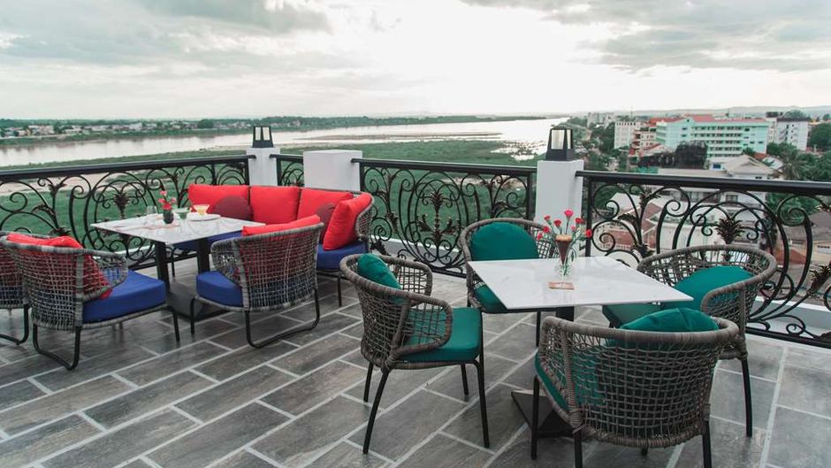 La Seine Hotel By Burasari Restaurant