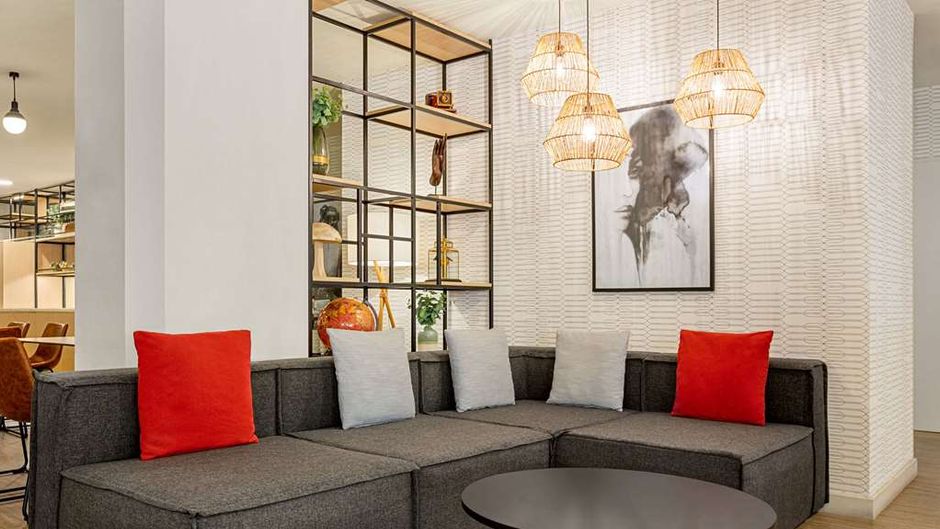 Ramada by Wyndham Madrid Tres Cantos Lobby