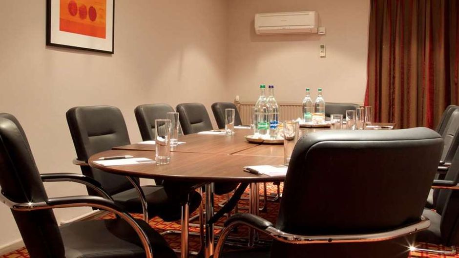 Aberdeen Airport Sure Hotel Coll by BW Meeting