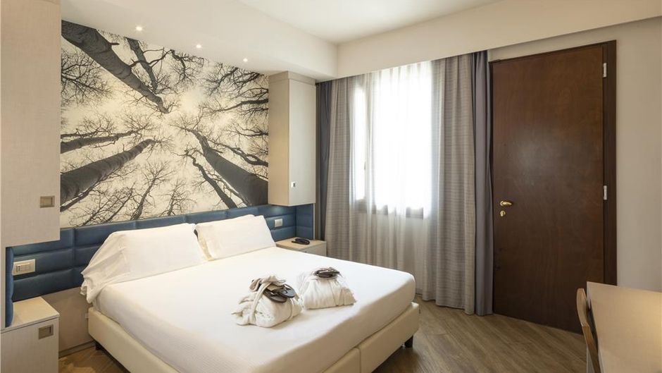 Horizon Wellness & Spa Resort BW Sig Col Room