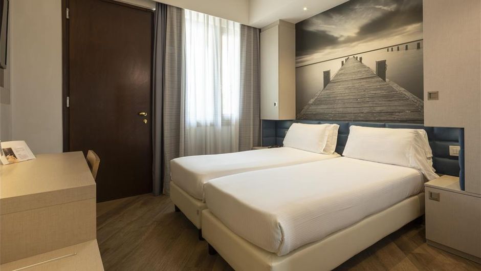 Horizon Wellness & Spa Resort BW Sig Col Room