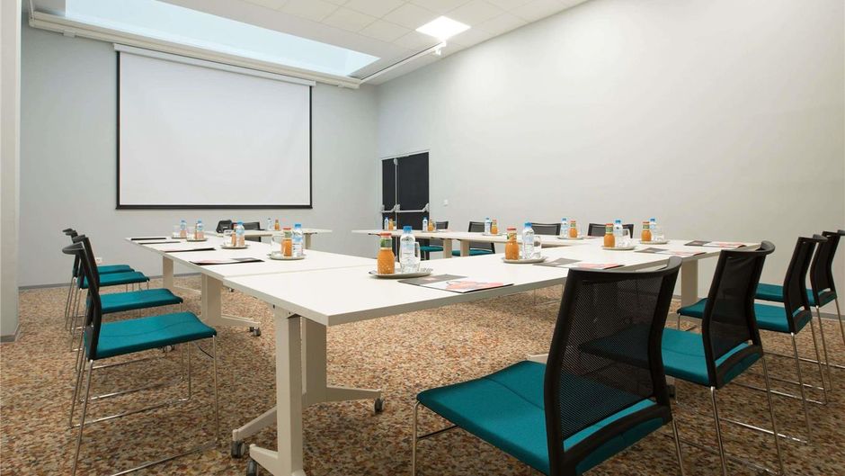 Ibis Abdelmoumen Casa Centre Meeting