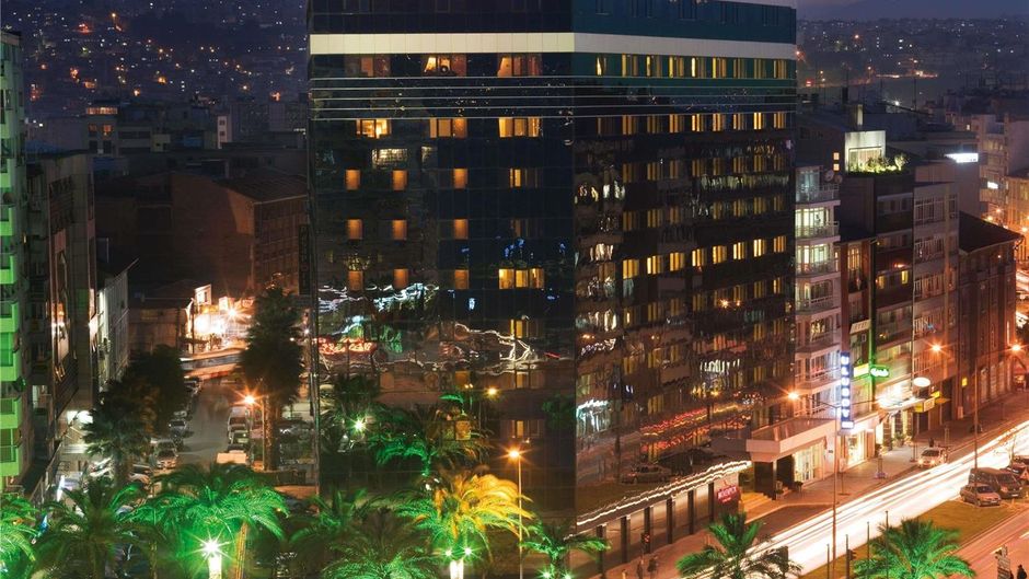 Moevenpick Hotel Izmir Exterior