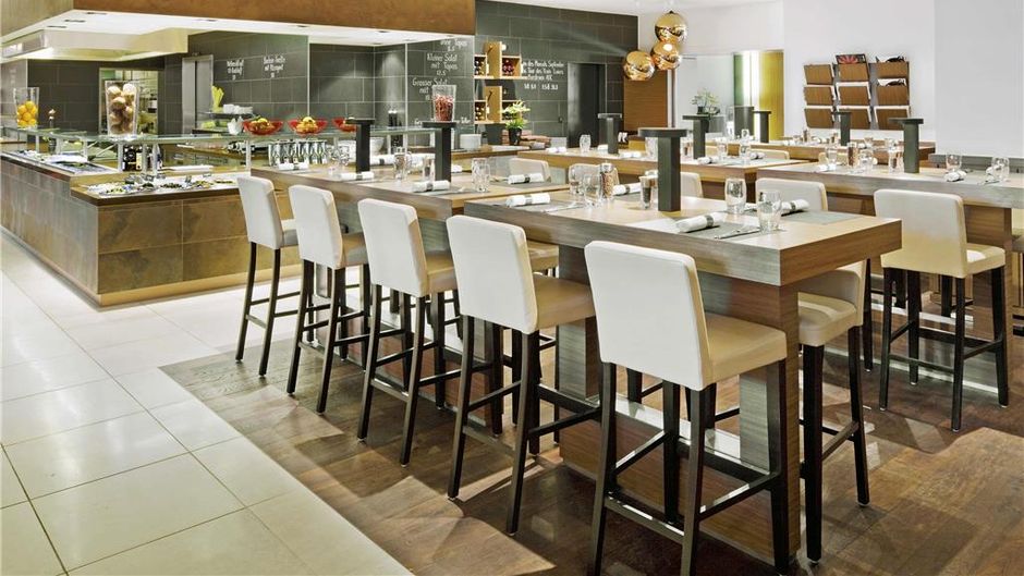 Moevenpick Hotel Zurich-Airport Restaurant