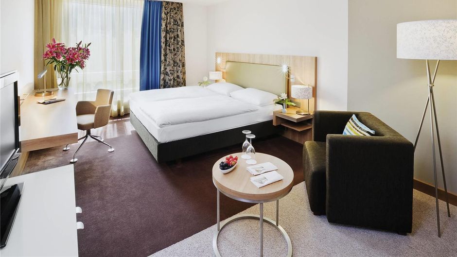 Moevenpick Hotel Zurich-Regensdorf Room