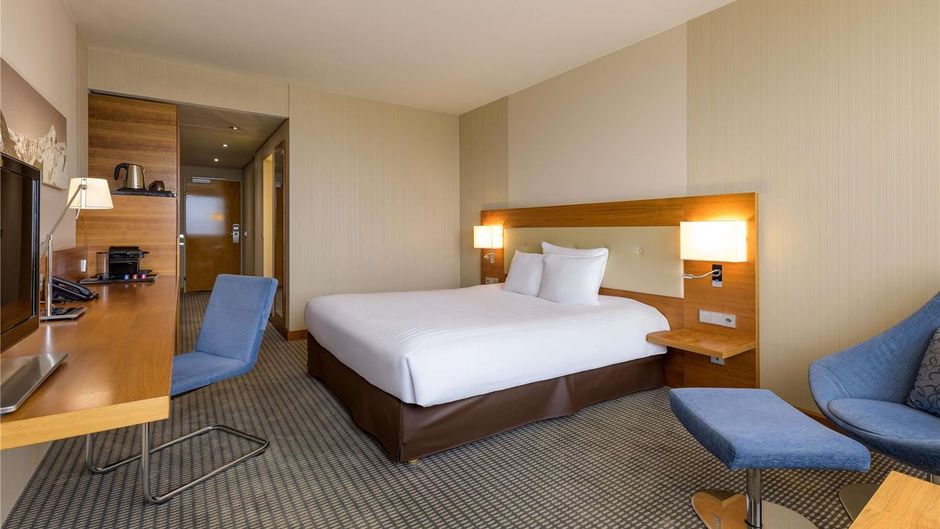 Movenpick Hotel Geneva Room