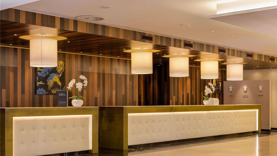 Movenpick Hotel Geneva Exterior