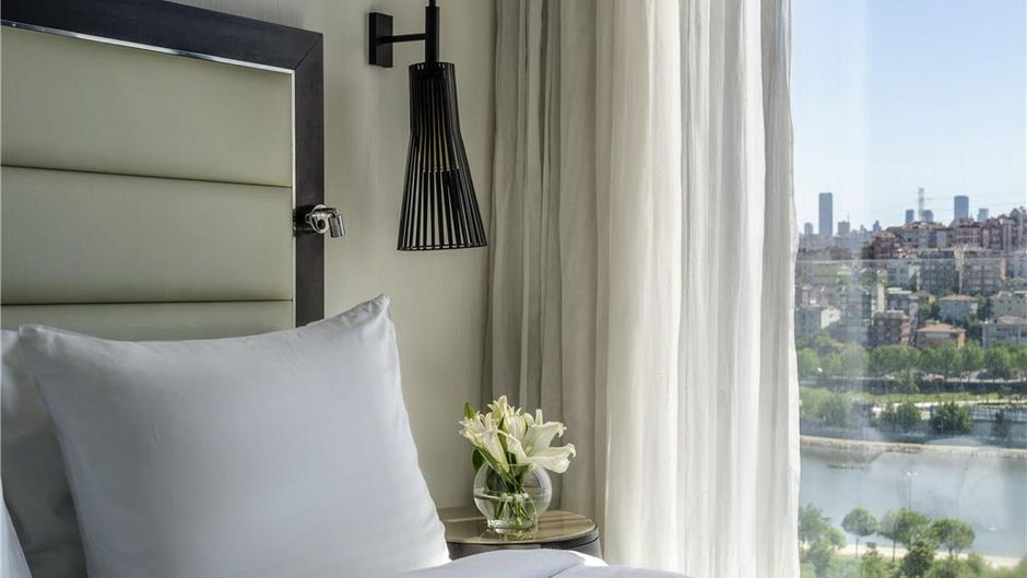 Moevenpick Hotel Istanbul Golden Horn Room