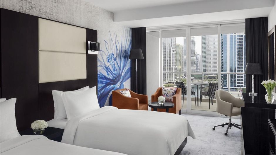Moevenpick Hotel Jumeirah Lakes Towers Room