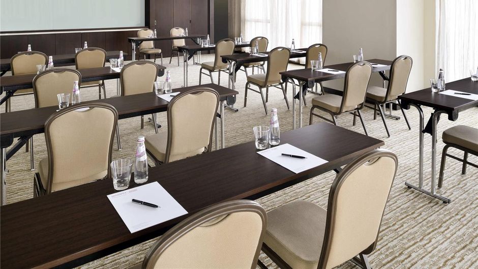 Moevenpick Hotel Jumeirah Lakes Towers Meeting
