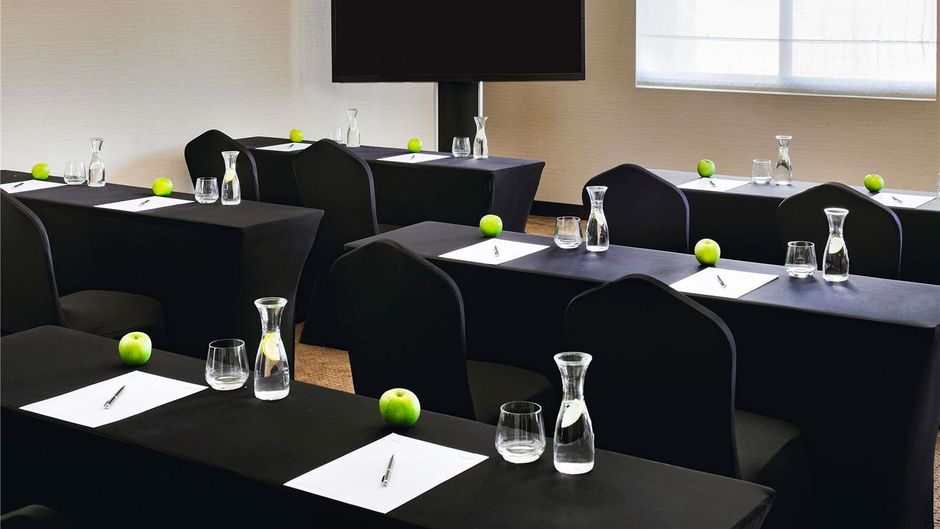 Moevenpick Hotel Apartments Al Mamzar Meeting