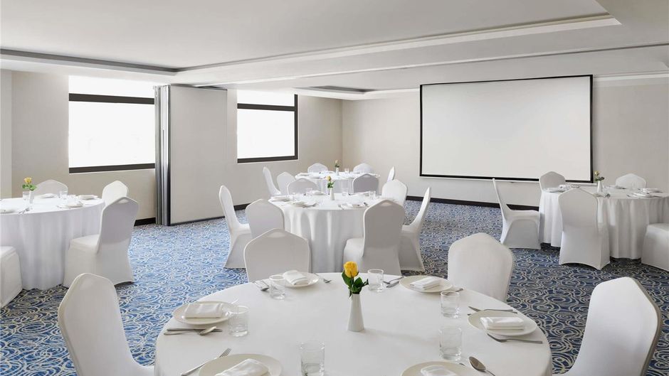 Moevenpick Hotel Apartments Al Mamzar Meeting