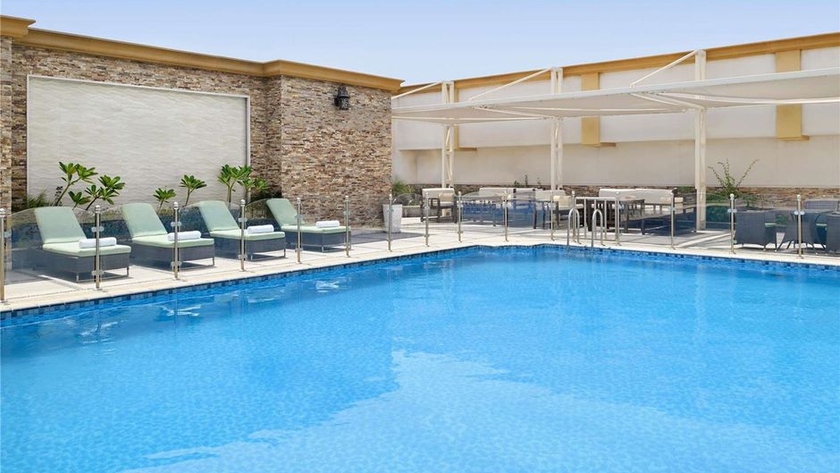 Moevenpick Hotel City Star Jeddah Pool
