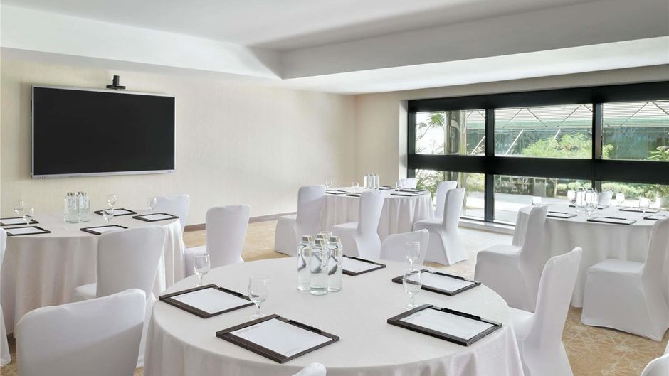 Moevenpick Hotel Apartments Downtown Meeting