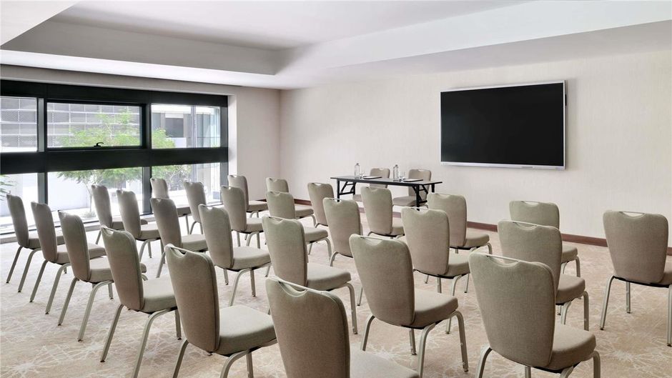 Moevenpick Hotel Apartments Downtown Meeting