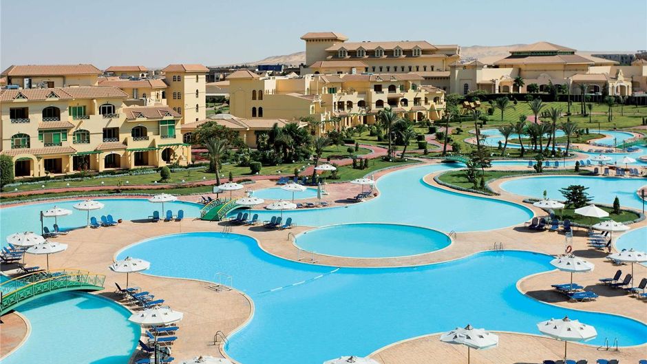 Moevenpick Hotel Casino Cairo-Media City Pool